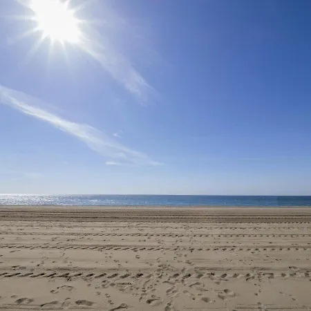Cubo's 1st Line Beachfront Estepona