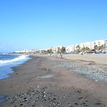 Cubo's 1st Line Beachfront Daire *